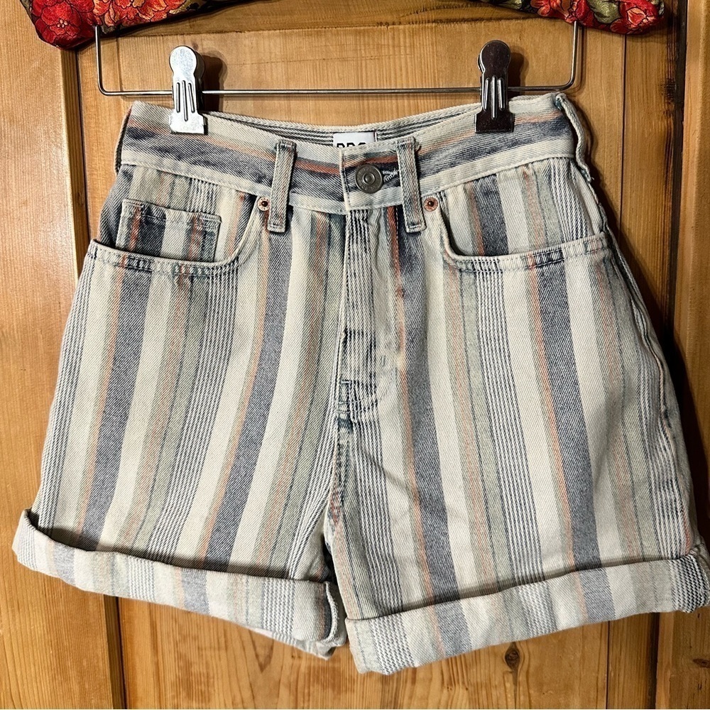 Women’s Y2K European Striped Denim Shorts. Euro Size 24 High Waisted